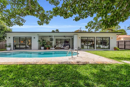 Villa in North Miami, Miami-Dade County