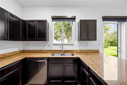 Townhouse in Miami Gardens, Miami-Dade