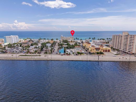Residential complexes in Hollywood, Broward County