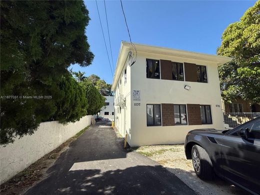 مجمع شقق ﻓﻲ ميامي، فلوريدا, Miami-Dade County