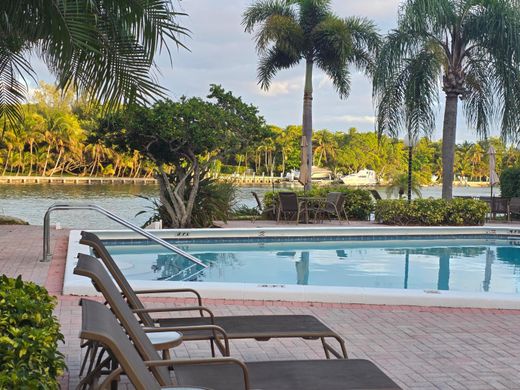 Residential complexes in Lighthouse PT, Broward County