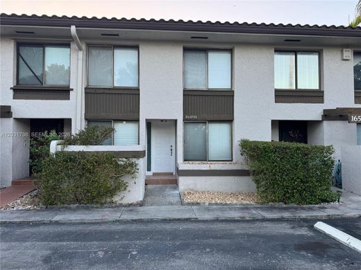 Townhouse in North Miami Beach, Miami-Dade