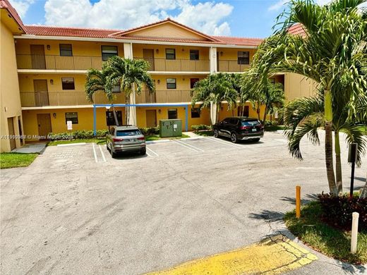 Жилой комплекс, Корал-Спрингс, Broward County