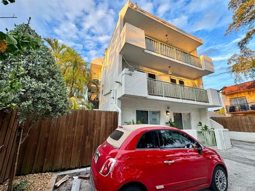 Residential complexes in Miami, Miami-Dade