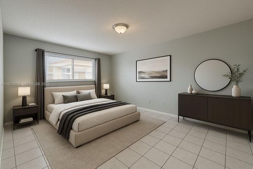 ハイアリア, Miami-Dade Countyのアパートメント・コンプレックス