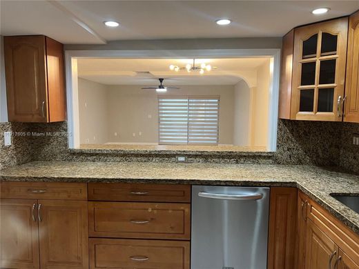 Complesso residenziale a Doral, Miami-Dade County