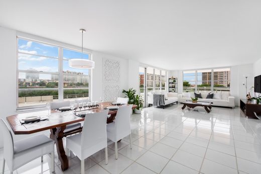 Жилой комплекс, Sunny Isles Beach, Miami-Dade County