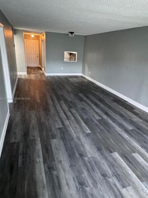 Complesso residenziale a Miami Gardens, Miami-Dade County