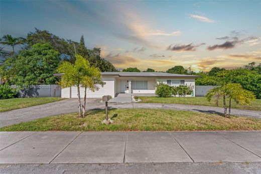 Villa in North Miami, Miami-Dade County