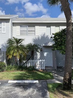 Townhouse - Pompano Beach, Broward County
