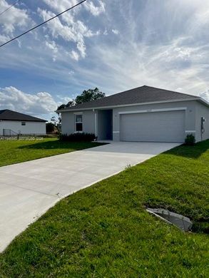 Villa - Lehigh Acres, Lee County