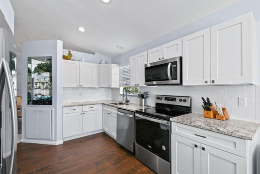 Residential complexes in Palm Beach Gardens, Palm Beach