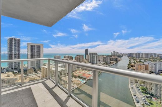 Residential complexes in Hallandale, Broward County