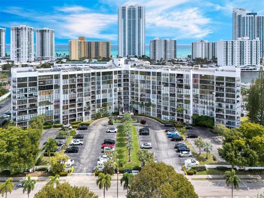 Residential complexes in Hallandale, Broward County