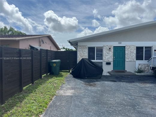 Villa in Oakland Park, Broward County