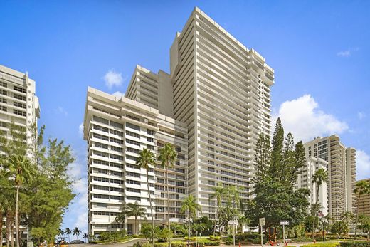 Residential complexes in Fort Lauderdale, Broward County