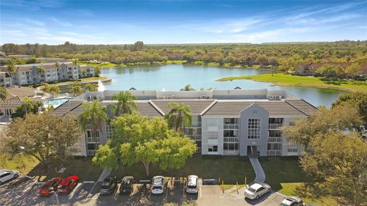 Residential complexes in Cutler Bay, Miami-Dade