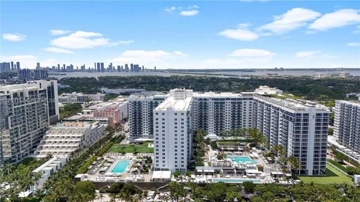 Residential complexes in Miami Beach, Miami-Dade