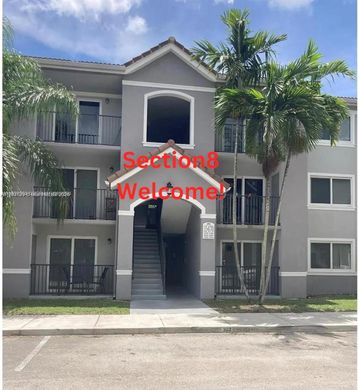 Residential complexes in Homestead, Miami-Dade