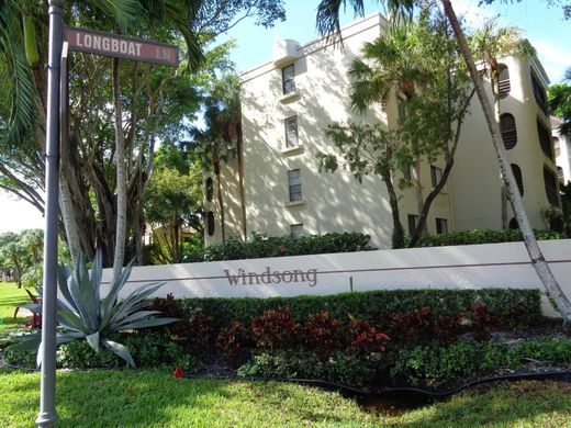 Residential complexes in Boca Raton, Palm Beach