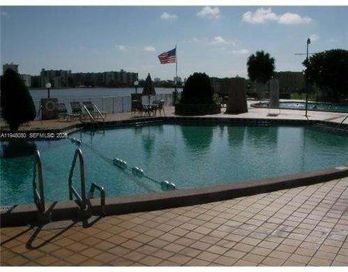 Complesso residenziale a Miami, Miami-Dade County