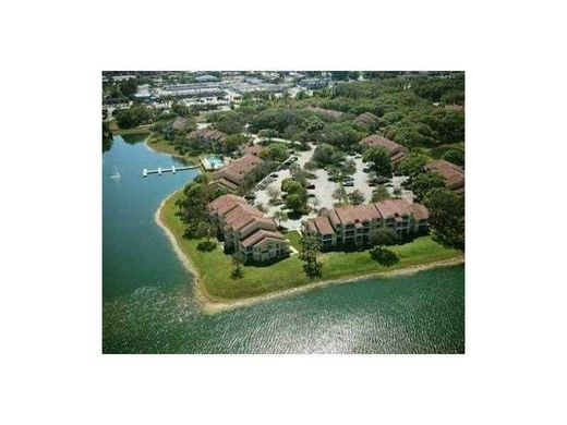 Residential complexes in Oakland Park, Broward County