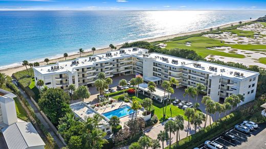 Residential complexes in Juno Beach, Palm Beach