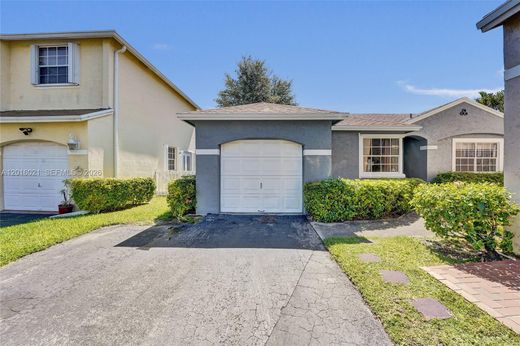 Villa in Pembroke Pines, Broward County