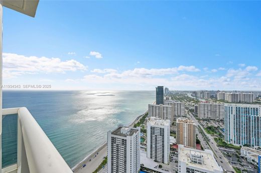 Kamienica w Hallandale Beach, Broward County