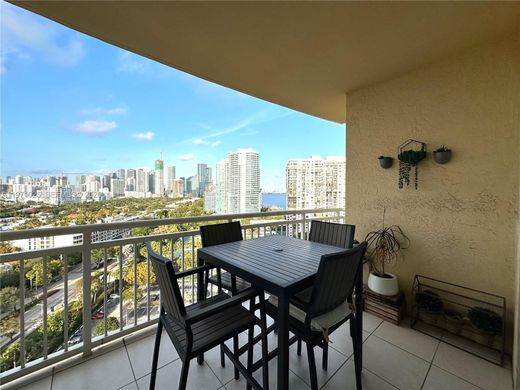 Kamienica w Miami, Miami-Dade County