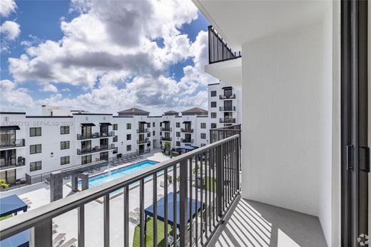 Residential complexes in West Miami, Miami-Dade