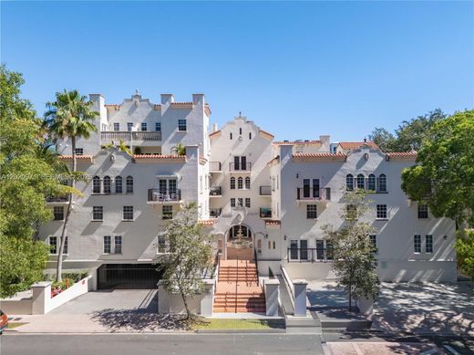 Complexes résidentiels à Coral Gables, Comté de Miami-Dade