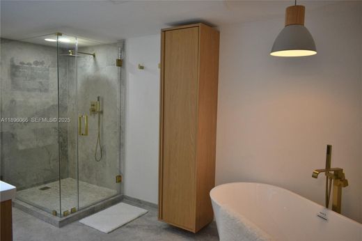 Complexes résidentiels à Hallandale Beach, Comté de Broward