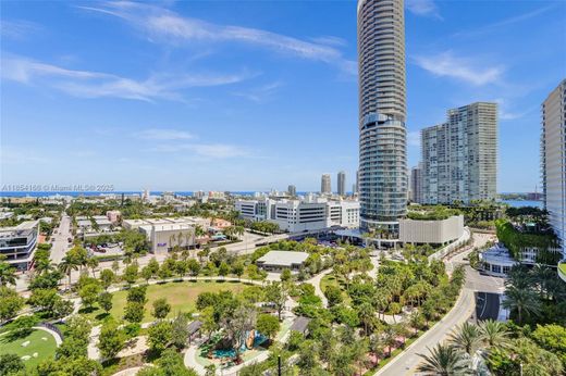 Residential complexes in Miami Beach, Miami-Dade