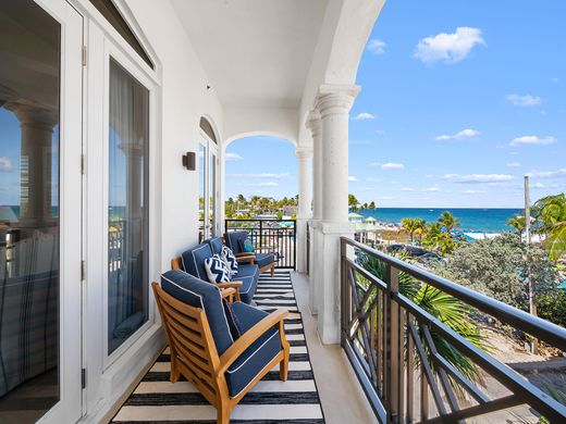 Residential complexes in Lauderdale by the sea, Broward County