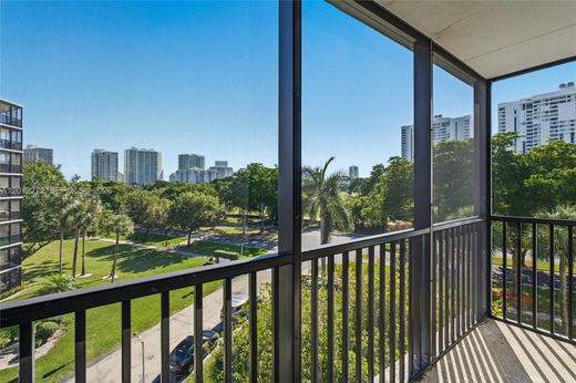 Residential complexes in Aventura, Miami-Dade