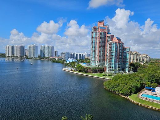 Kamienica w Aventura, Miami-Dade County