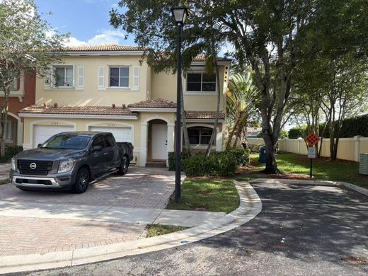 Townhouse in Sunrise, Broward County