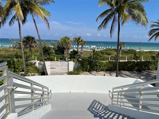 Residential complexes in Miami Beach, Miami-Dade