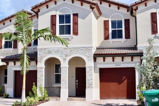 Townhouse in North Miami, Miami-Dade