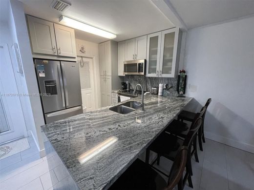 콘도미니엄 / Lauderdale Lakes, Broward County