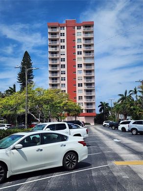 Kamienica w Hallandale Beach, Broward County