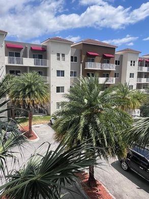 Complexes résidentiels à Cutler Bay, Comté de Miami-Dade