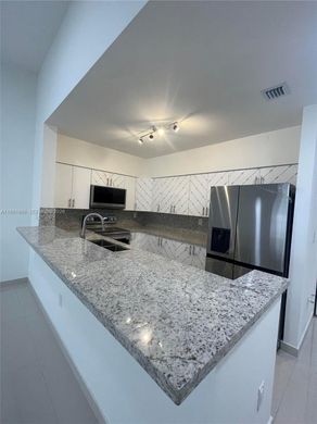 Townhouse - Miami Lakes, Miami-Dade County