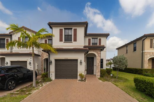 타운 하우스 / Hialeah, Miami-Dade County