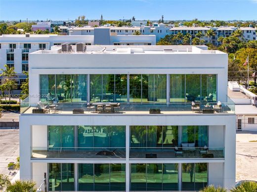 Residential complexes in Delray Beach, Palm Beach