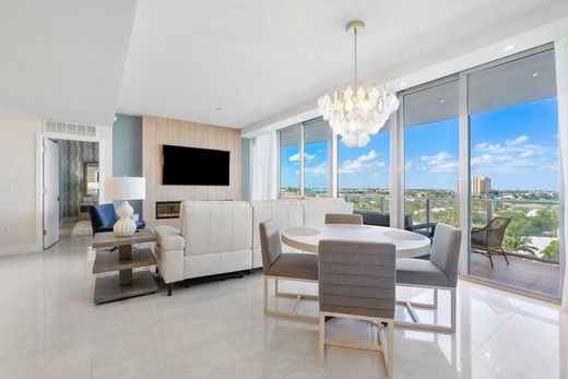 Residential complexes in Palm Beach Shores, Palm Beach