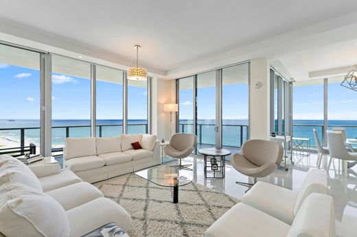 Residential complexes in Palm Beach Shores, Palm Beach