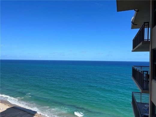 Residential complexes in Fort Lauderdale, Broward County