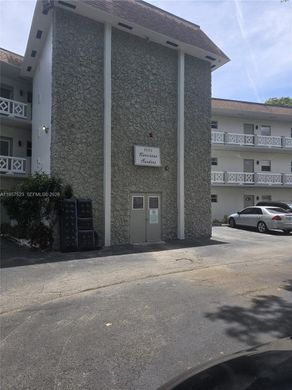 Residential complexes in Lauderdale Lakes, Broward County